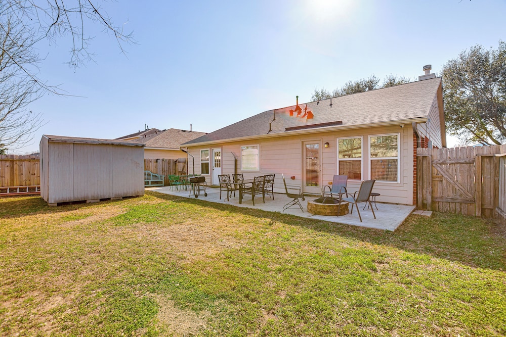 Family Gem w/ Fire Pit & Fenced Yard in Houston