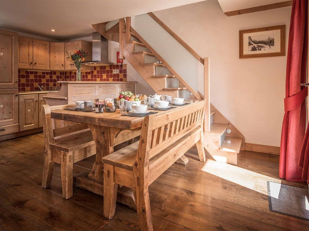 Quietly Located Chalets With Hammam