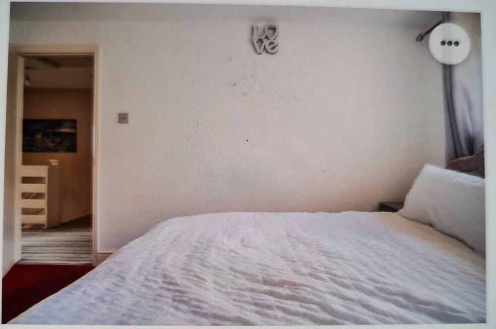 4bed Castle in Medway Free Sports Channel Parking view 4