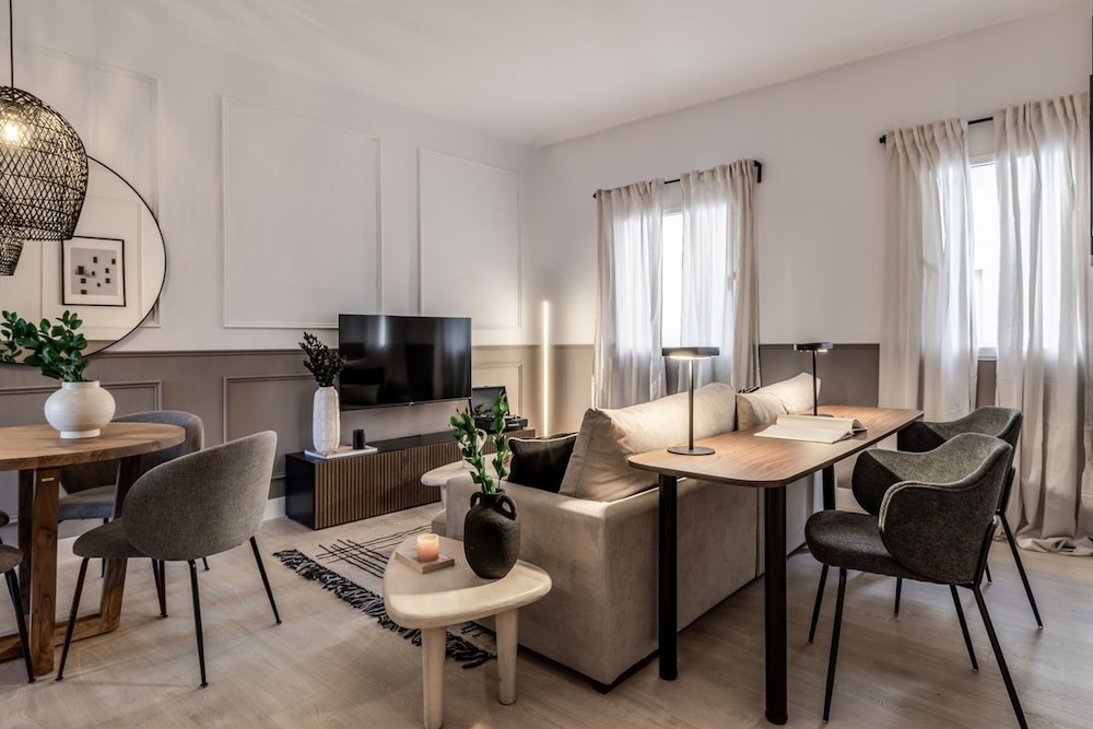 Adelfas - 2 Bedroom in Rios Rosas