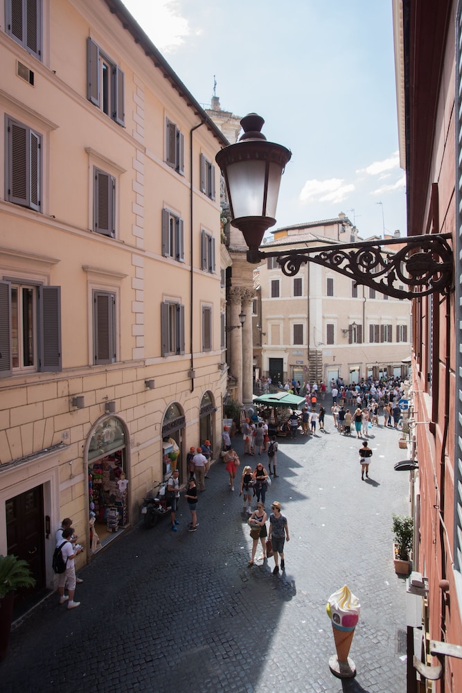 Rome King Suite