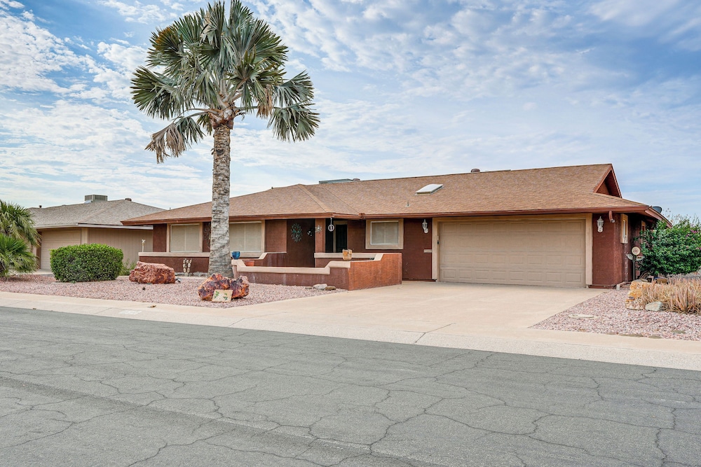 Close to Golf: Sun City Escape w/ Furnished Porch!
