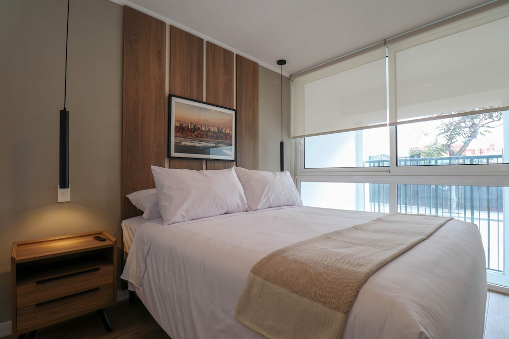 w Majestic 1BR Duplex in the Heart of Barranco