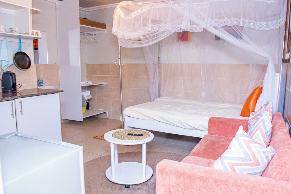 Room-sappire Suits- Cozy Room With Own F