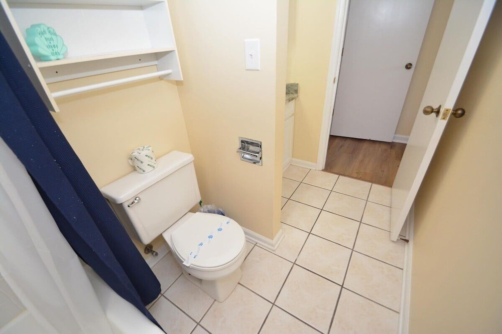 Canterbury Court 6 E 3 Bedroom Apts