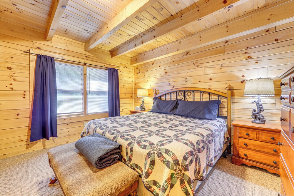 Smokies Cabin on Douglas Lake w/ Resort Pool