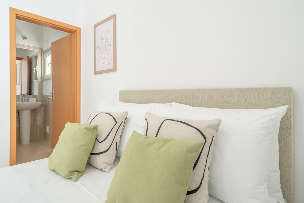 Tavira BAY 3 With Pool by Homing
