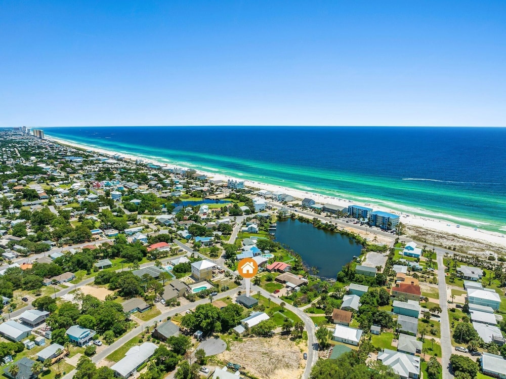 Sunny Daze Cottage 3 Bedroom Home view 2