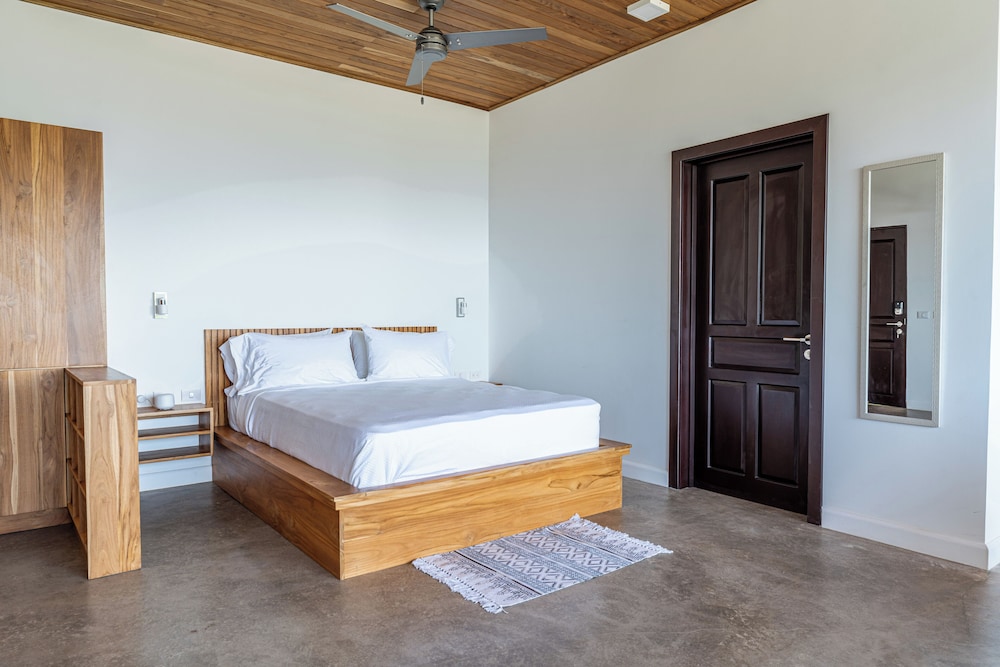 Sea View Paradise Retreat by Sea N' Rent