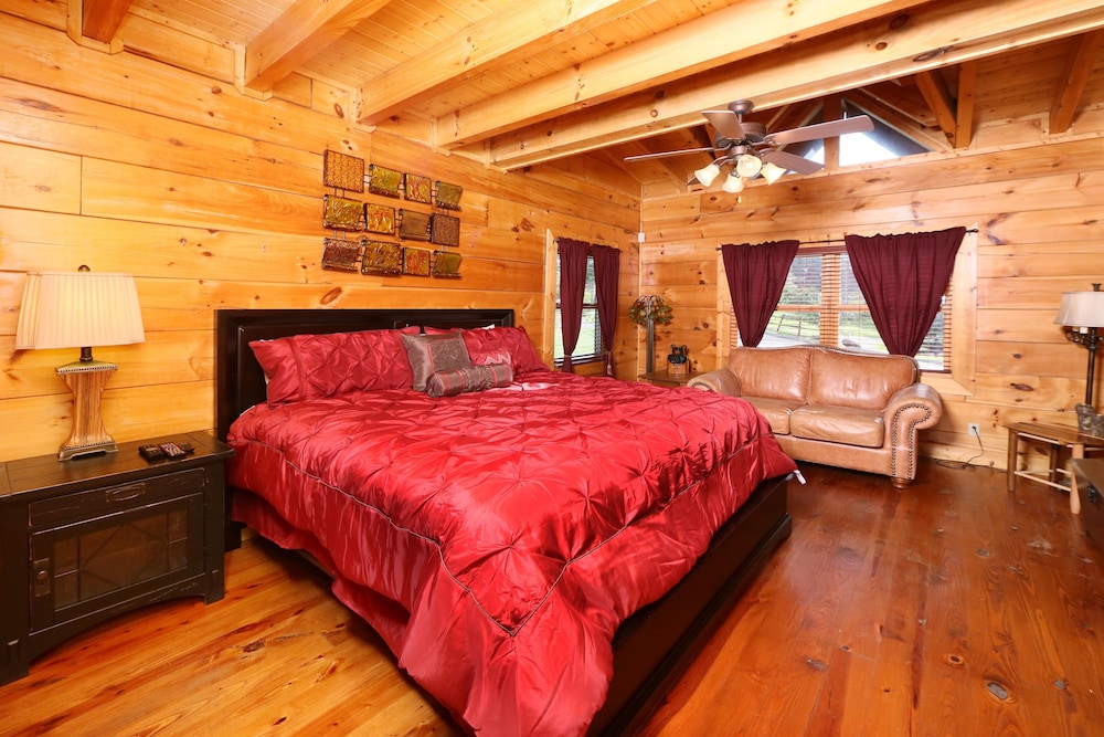Southern Hospitality - Two Bedroom Cabin view 3