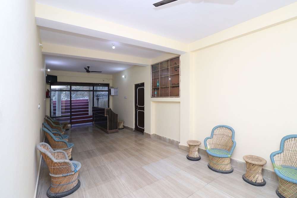 Lobby & Reception