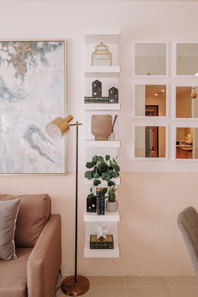A Luxurious 1BR Apartment