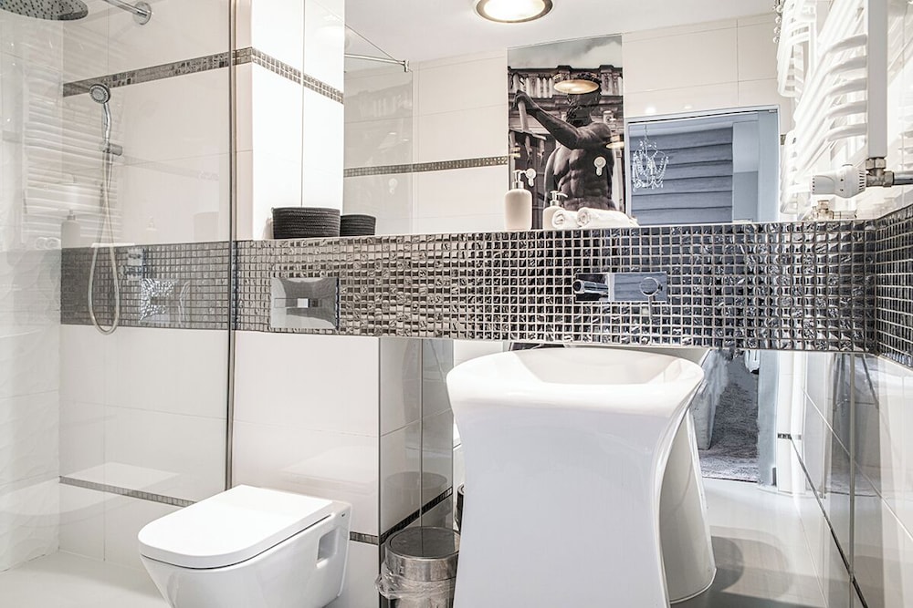 Lily Apart - Waterlane Pool & Gym