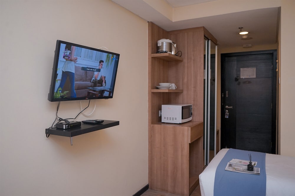 Comfy and Minimalist Studio (No Kitchen) Apartment Great Western