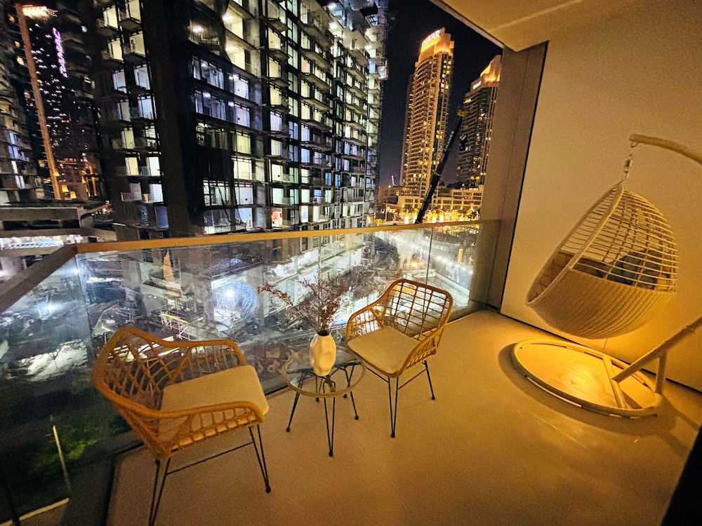 Luxury 1BR 5 star Apt Burj Khalifa View