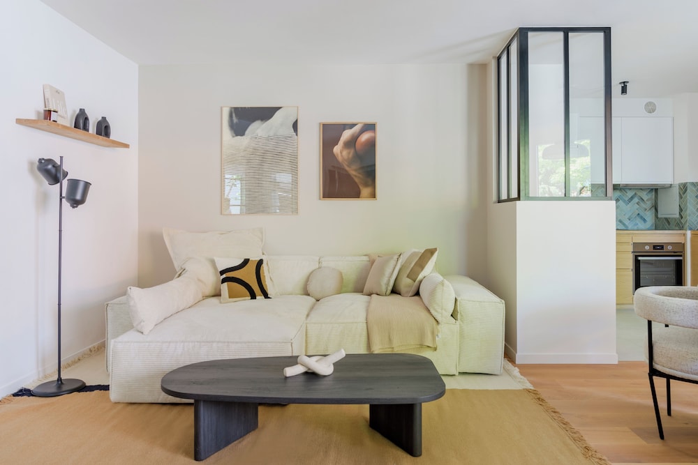 Paris West Elegant residence