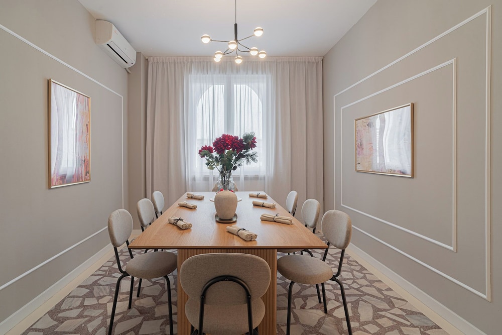 Loggia & Luxe 4BR Penthouse in Universitatii Area