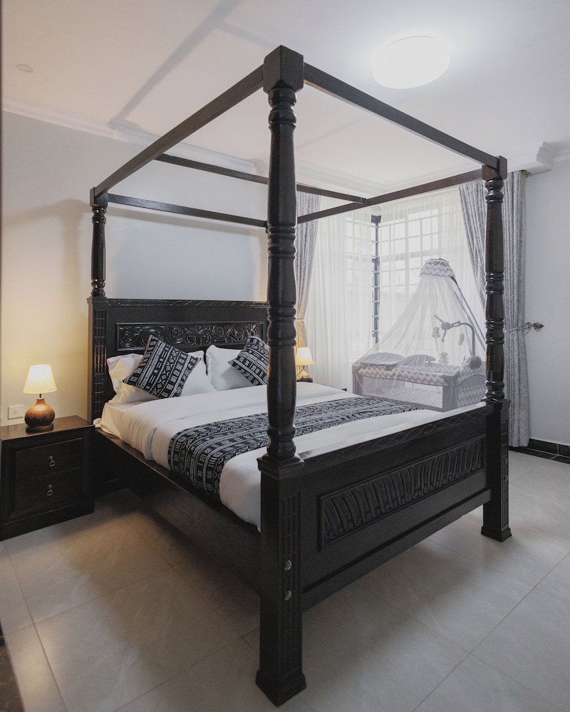 Skyhut Boutique House