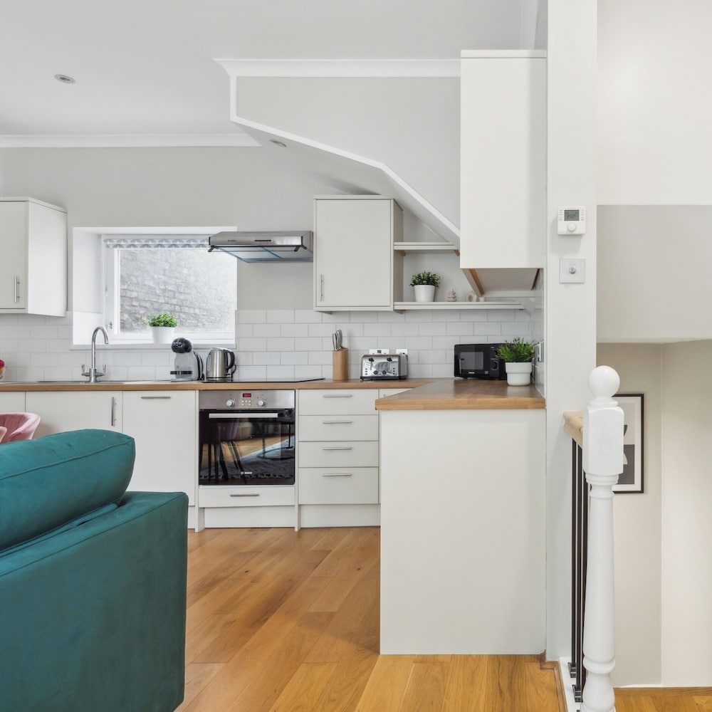 Westminster Charm - 2BR with Style