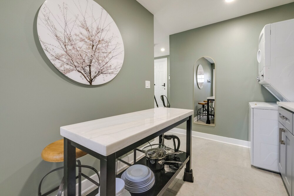 18 Mi to DC: Upscale Apartment in Fort Washington!