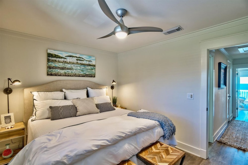 Beachfront Townhome in Seacrest + Free Tickets: Bikes, Dolphin Cruise & More!