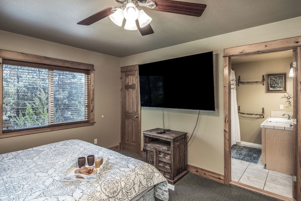 Double Elk Lodge by Ruidoso Vacation Rentals