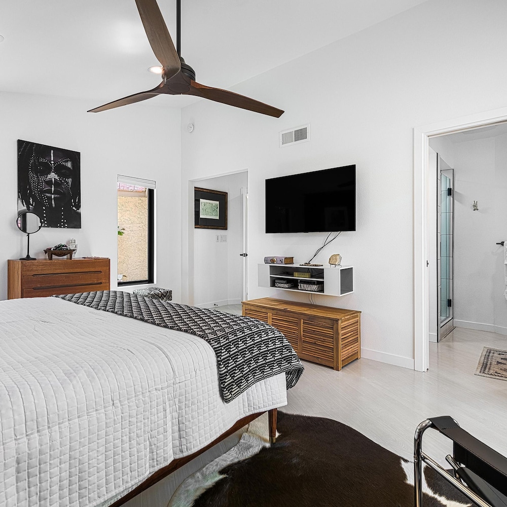 Cccc Gorgeous Remodel With Stellar Views