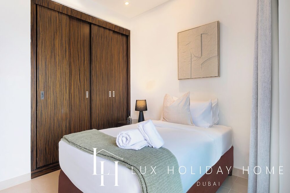 LUX The Bonnington JLT Suite