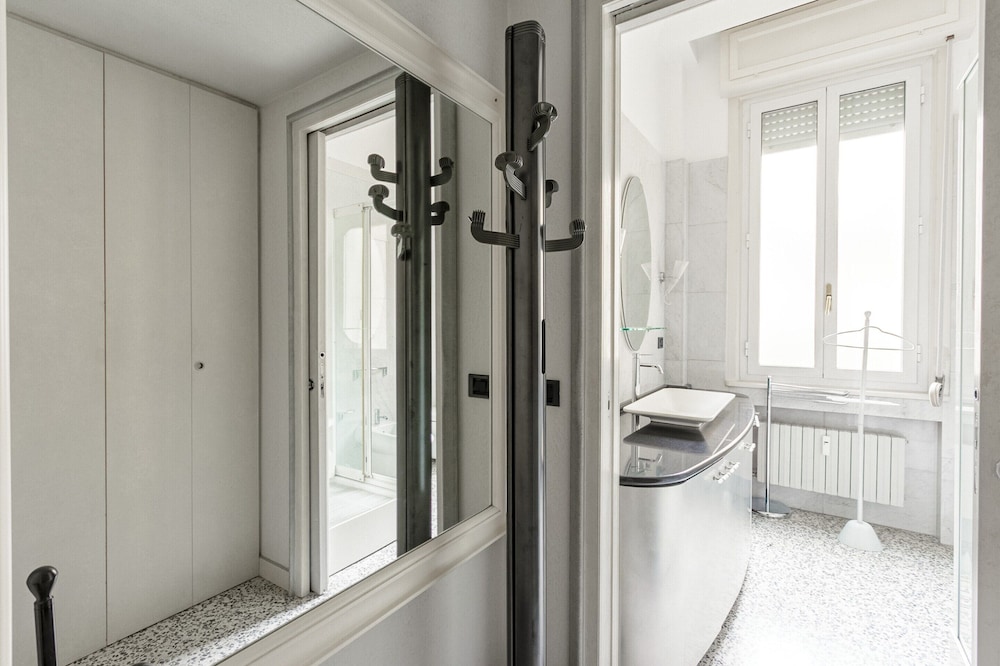 Elegant Apartment Near Duomo
