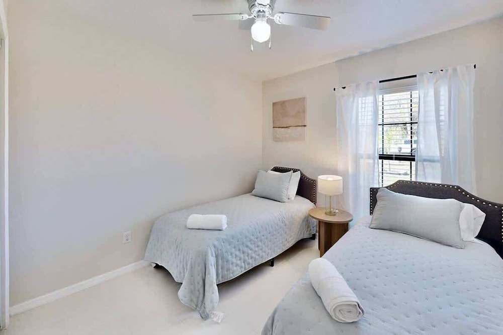 Brooksville Retreat! 3 Bed, 2 Bath!