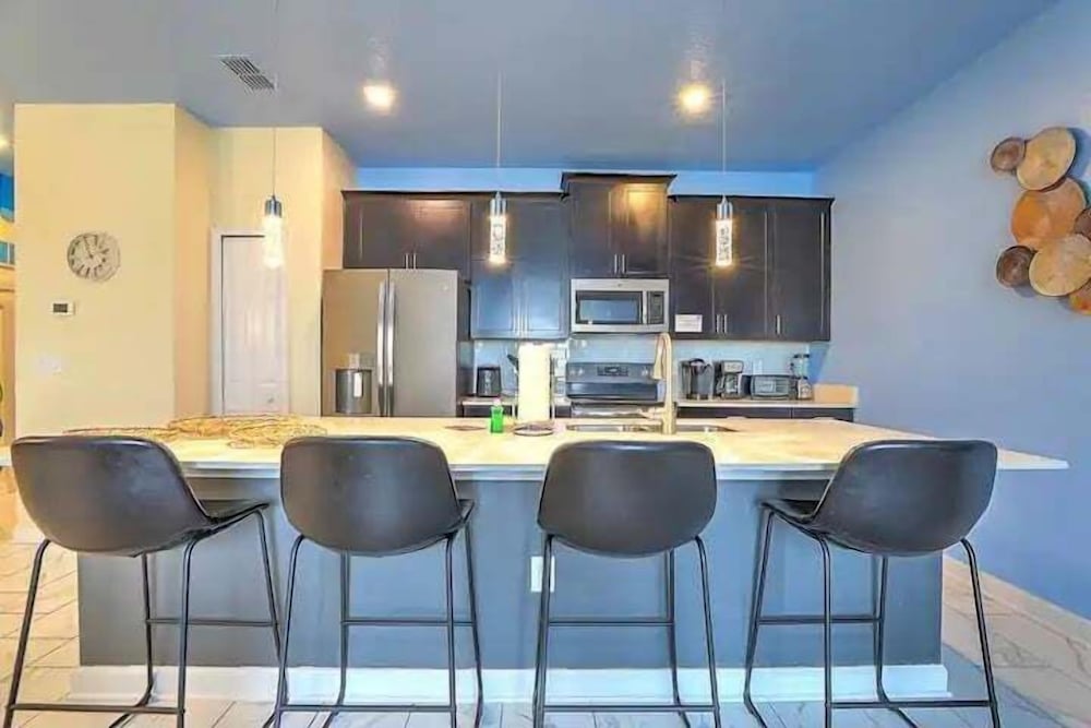 Let's Glo Now Adventure Cove Villa 4 Bedroom Townhouse