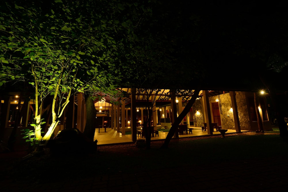 Nil Diya Mankada Safari Lodge