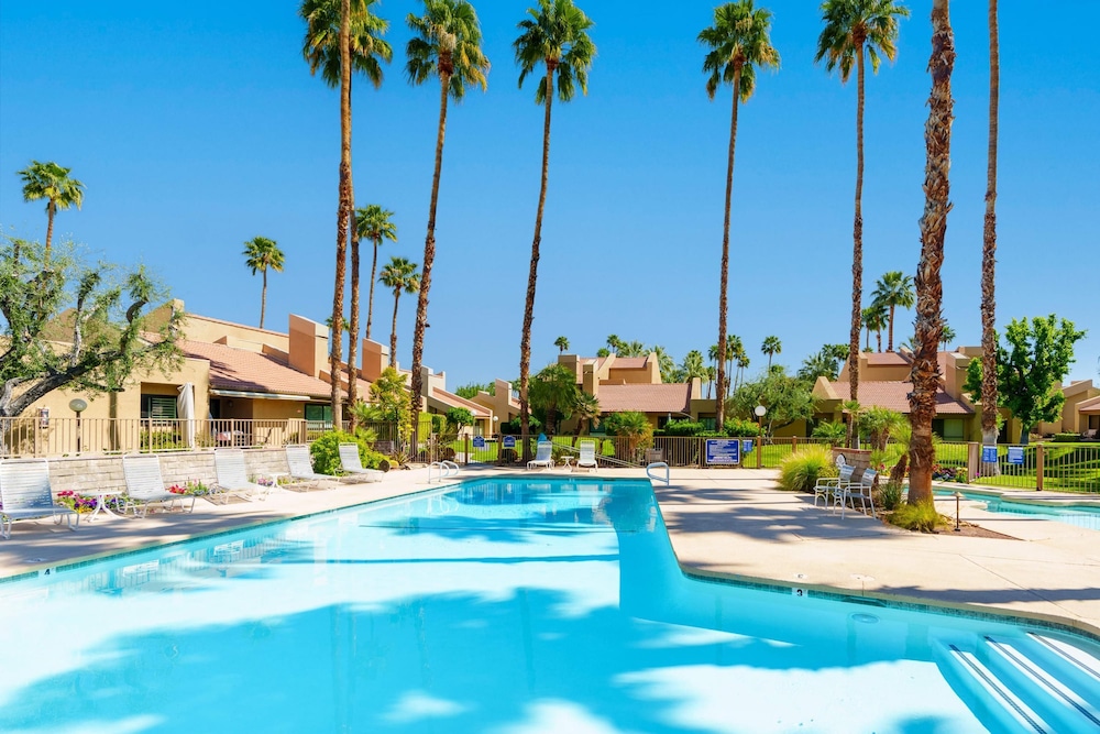 Paradise at the Pointe