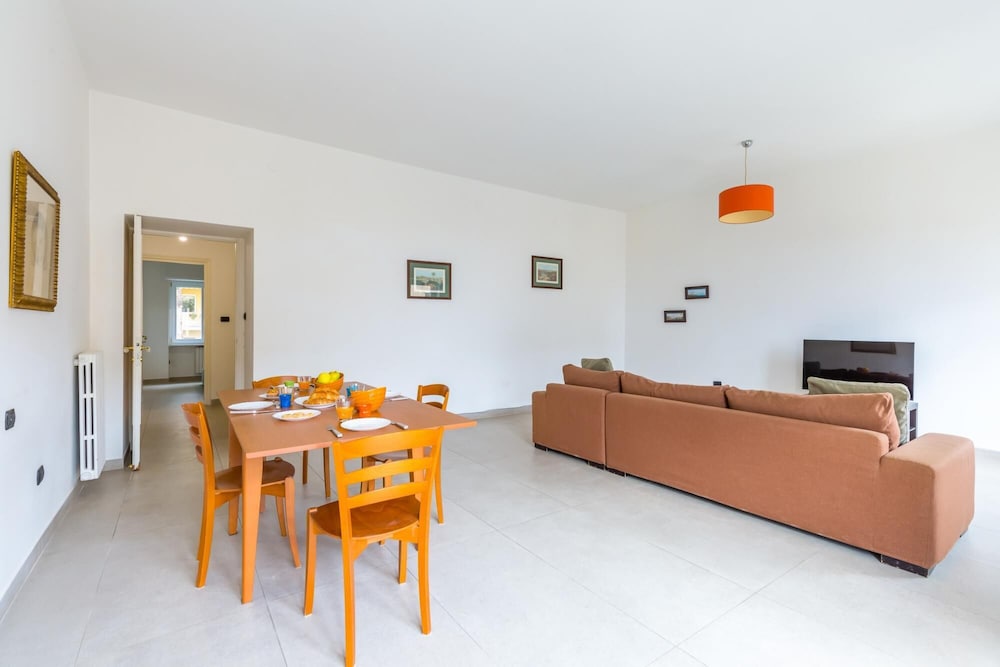 Posillipo Bright Apartment With Parking Space