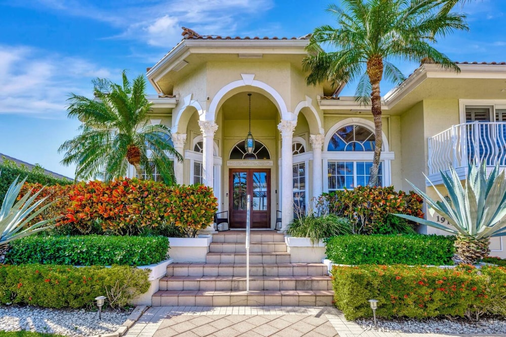 Serenity Villa Water Front
