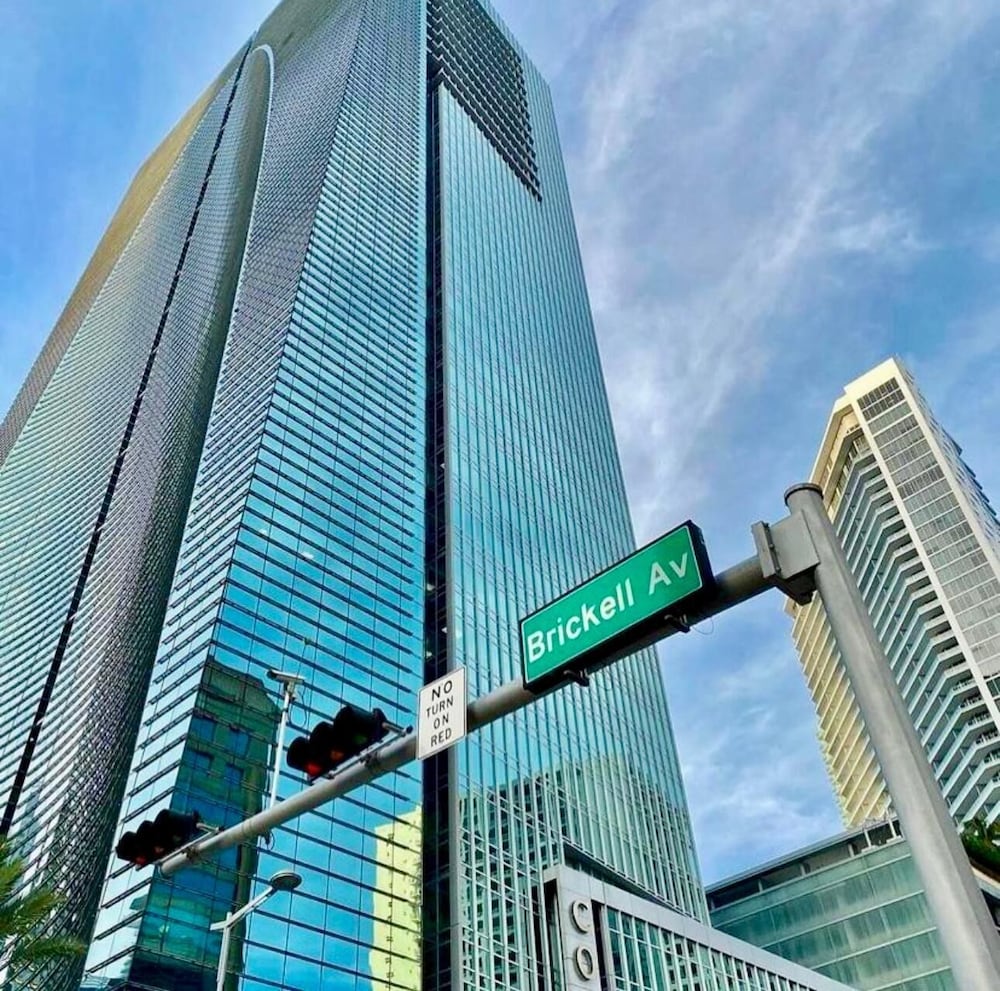 AKA Brickell City Views Free Parking by Palermo Home