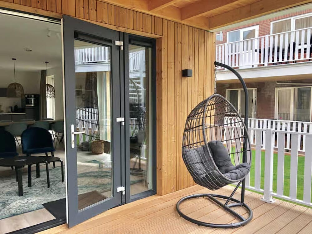 Beautiful Lodge for 5-person Near the Beach