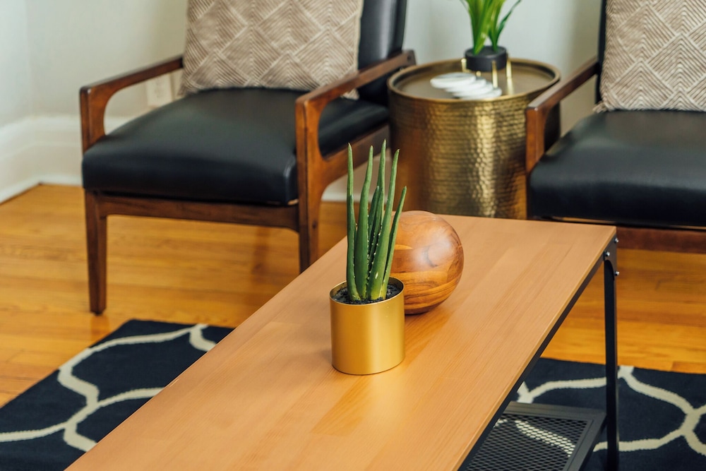 2BR Apt Furnished - Grace 11-1