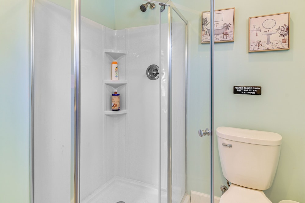 Spacious Family Home w/ Yard in Dtwn Hampton!