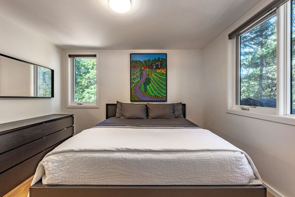 Happenstance Vineyards 2 Bedroom Home