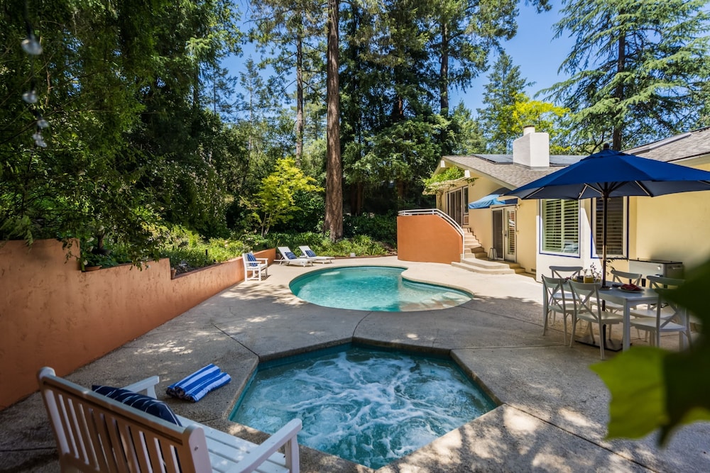 Le n by Avantstay Private Breathtaking Character Cottage w Pool Hot Tub