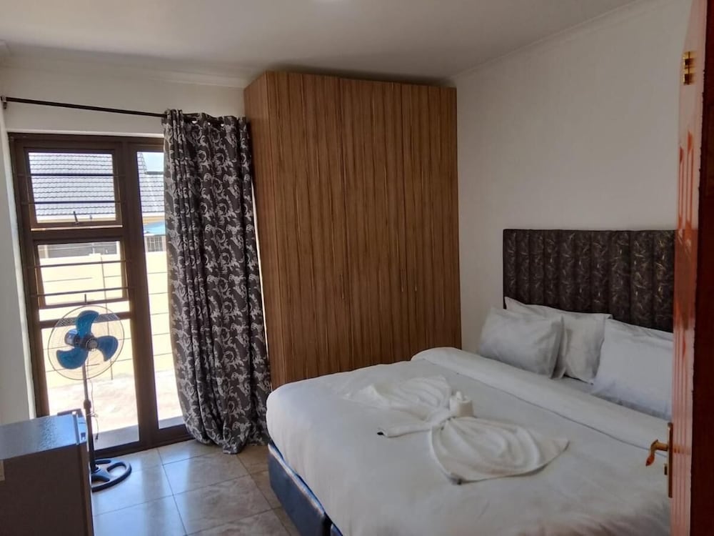 Duminy Guest Lodge
