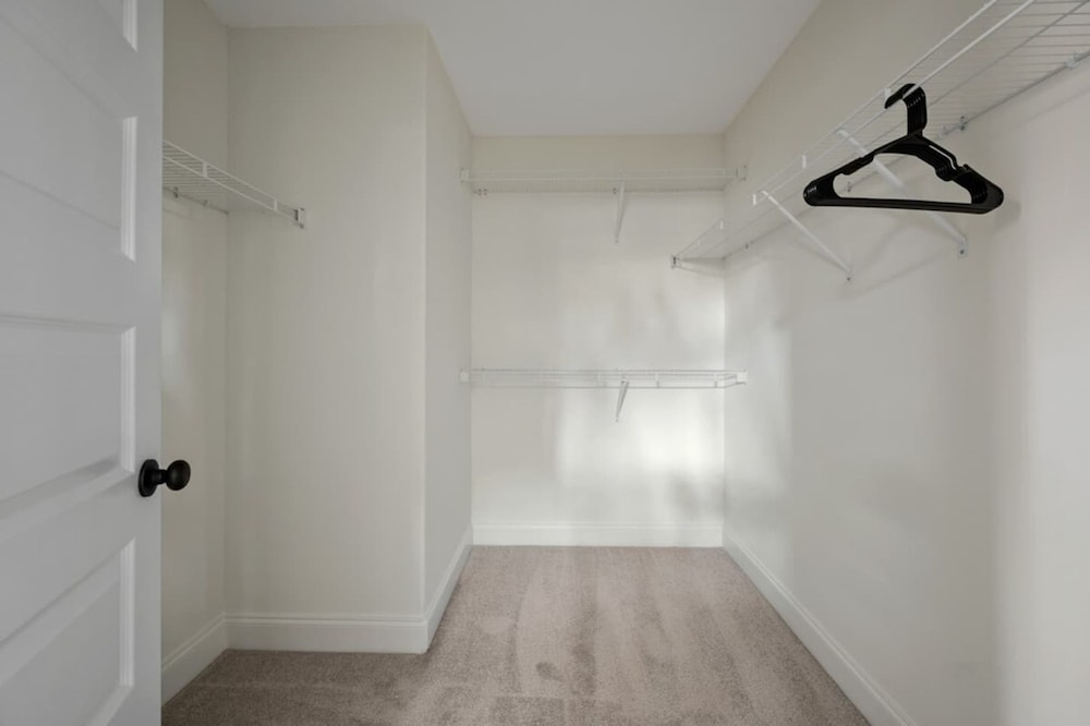 1 King 1 Queen 2 Double Garage Washer Dryer