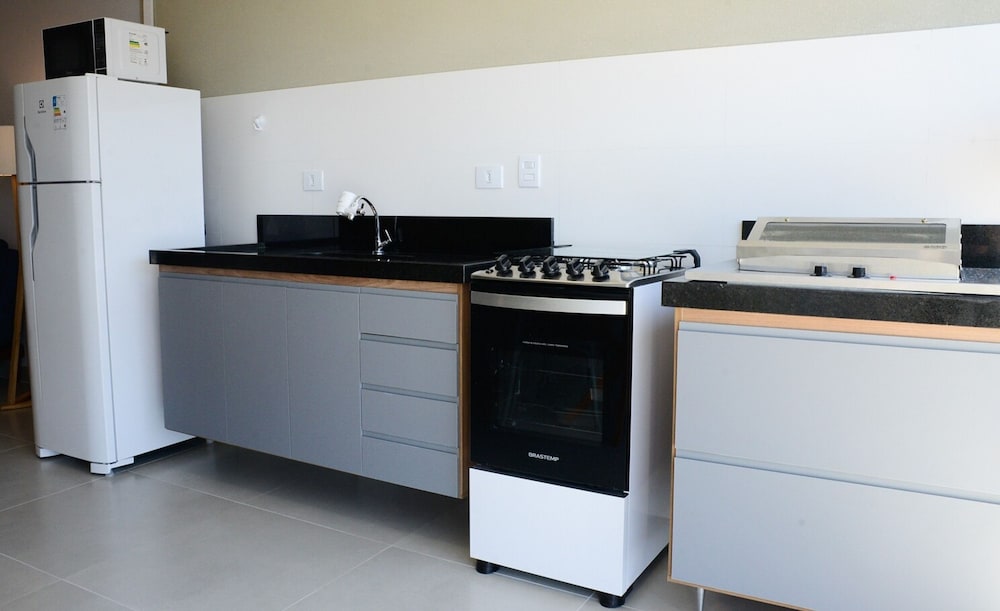 Apto c rea Gourmet a 300m da Praia das Toninhas