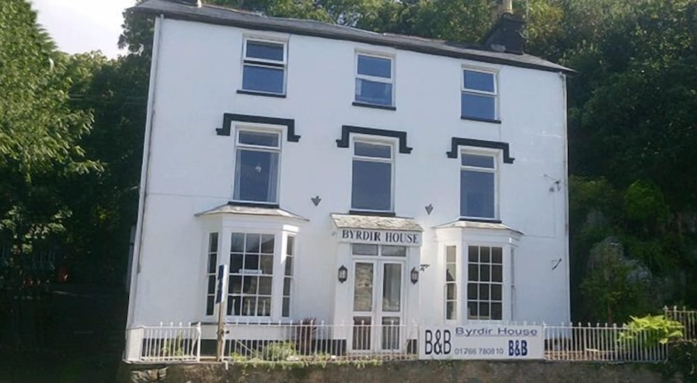Byrdir House