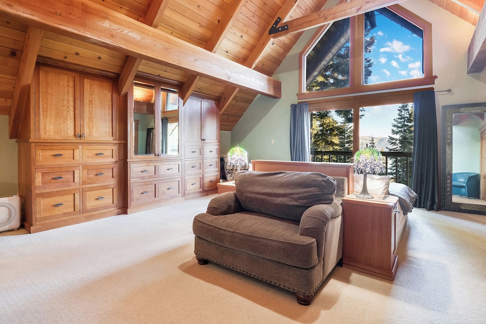 Carnelian Bay Getaway