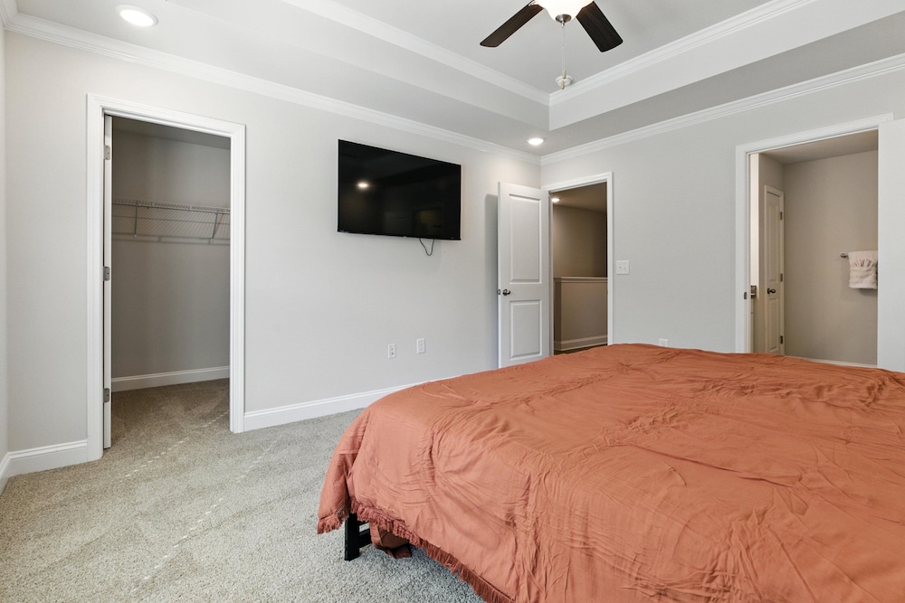 Charming Easley Retreat With Private Yard 3 Bedroom Townhouse