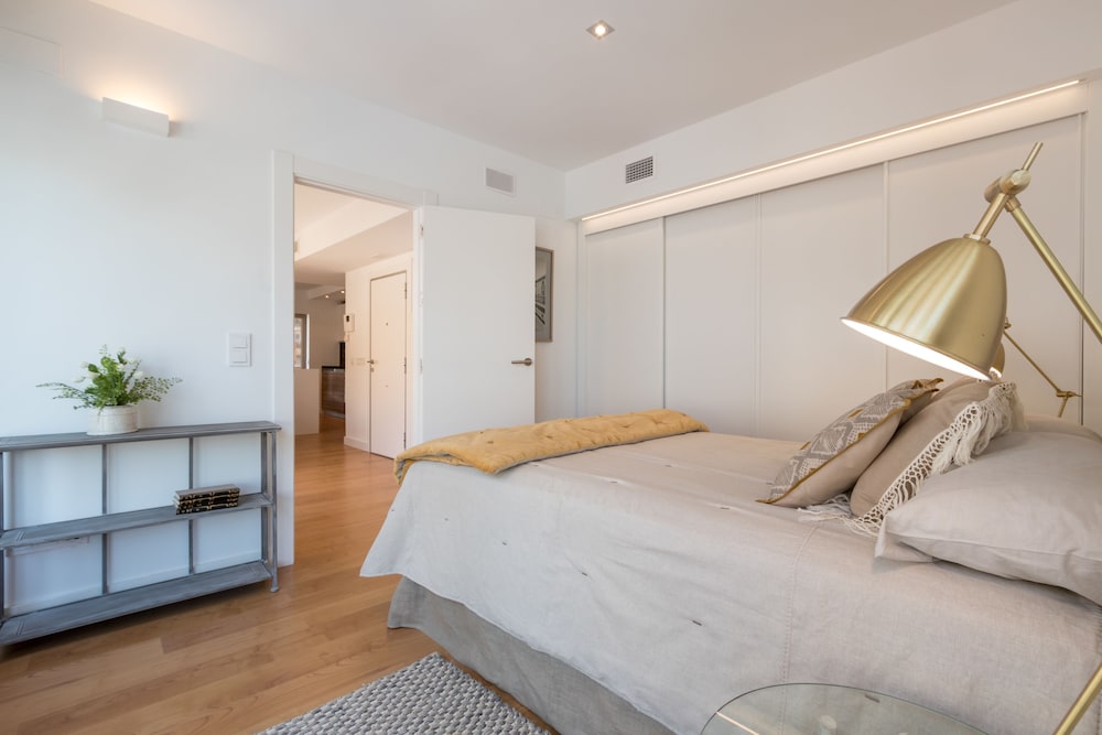 Chezmoihomes Plaza Nueva Premium