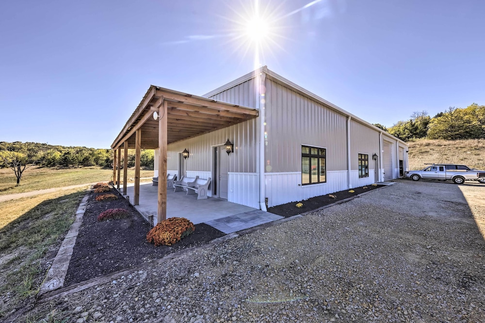 'the Vista' Retreat 30 Mi to Kansas City! - Property Image 31