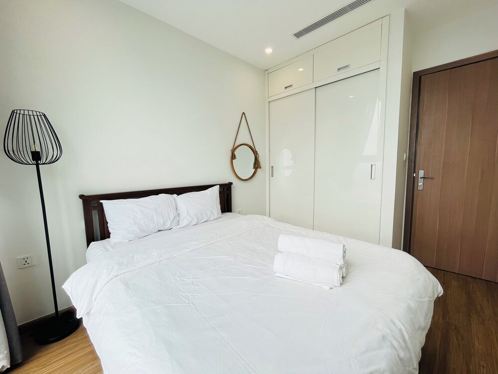 Vinhome Sky Lake-Sunhometel